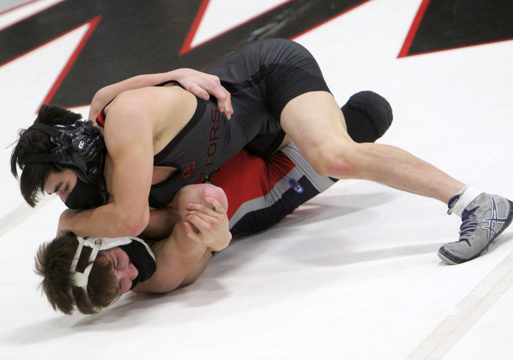 Division 2 prep wrestling regionals at Eau Claire Regis/Altoona 1-30-21
